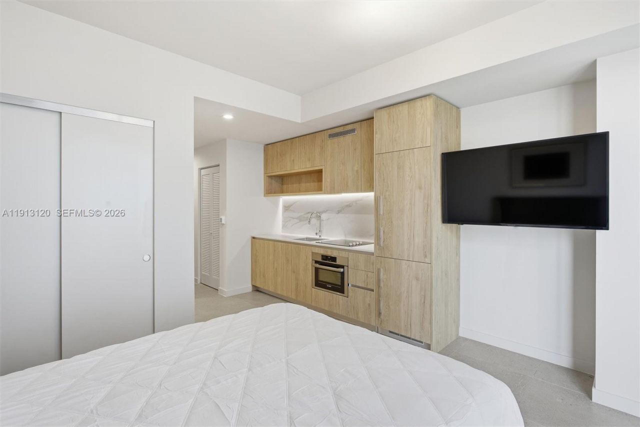 11 NE 6th St, Unit 1906, Miami, FL 33132 Photo