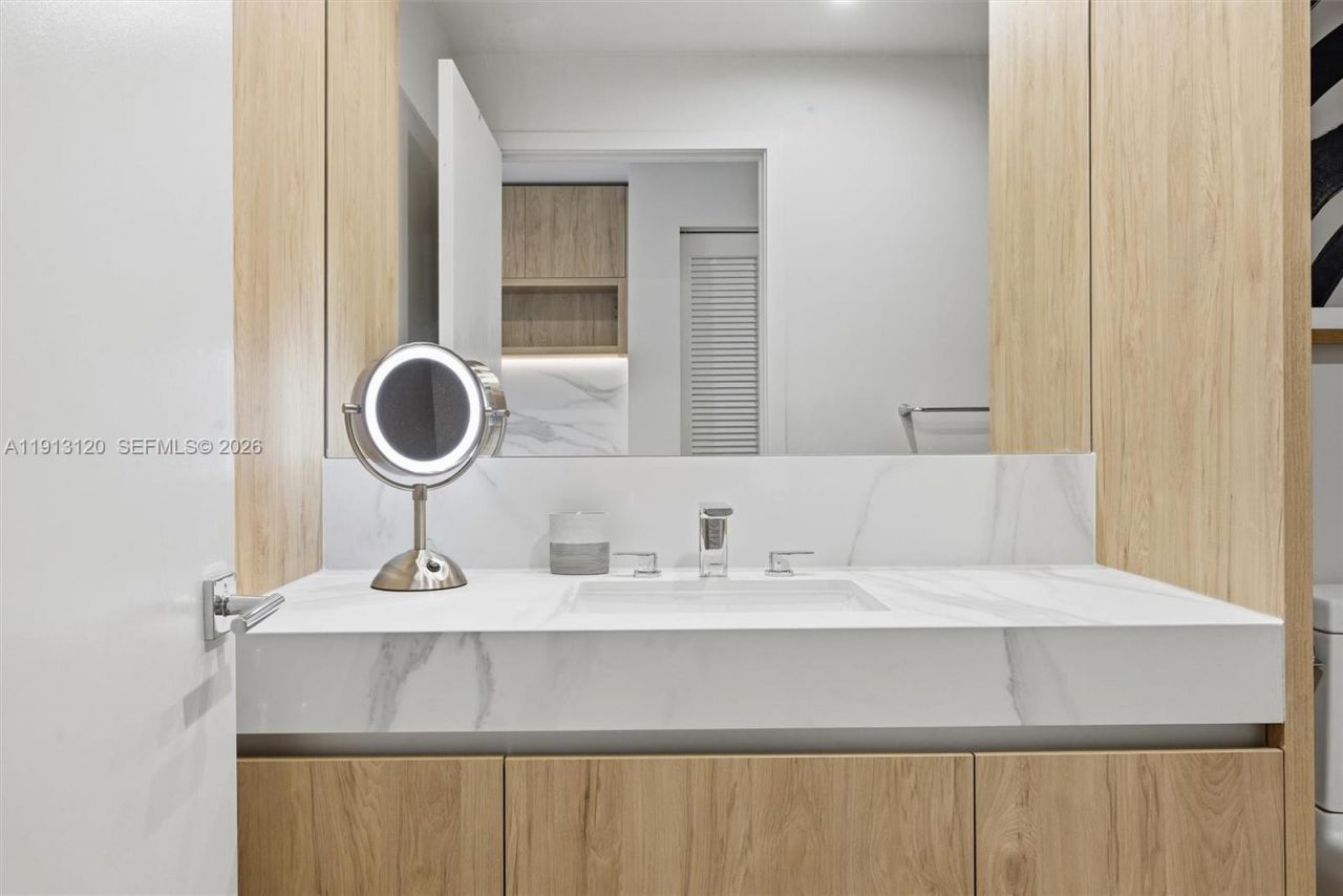 11 NE 6th St, Unit 1906, Miami, FL 33132 Photo