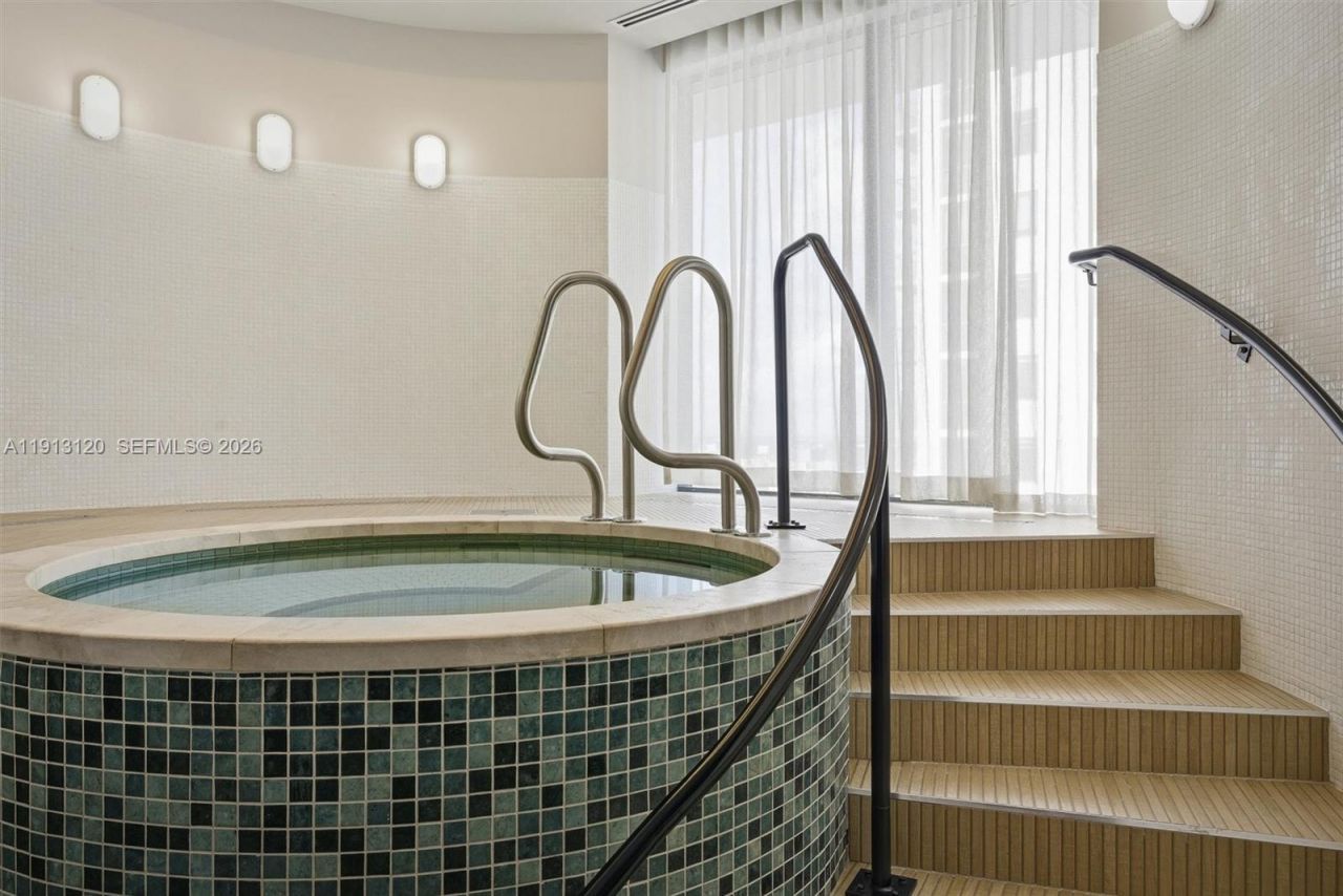 11 NE 6th St, Unit 1906, Miami, FL 33132 Photo