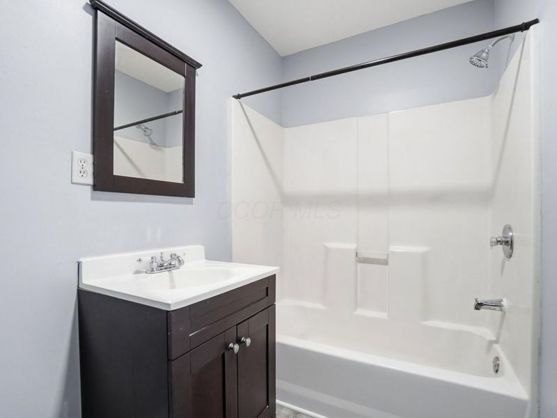 220 N Wagner Avenue, Baltimore, OH 43105 Photo 45