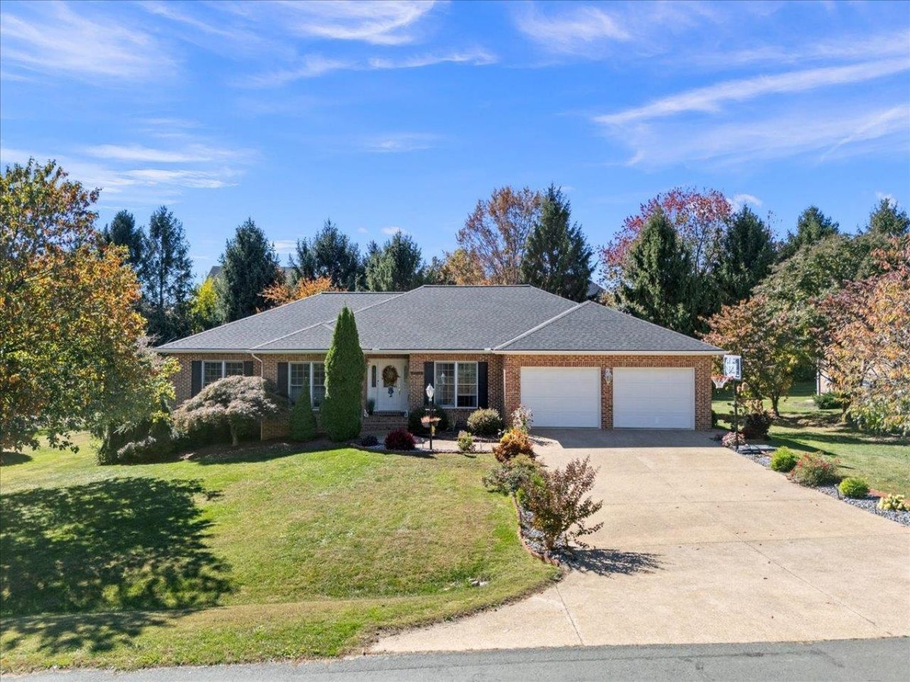 2915 Barrington Dr, Rockingham, VA 22801 Main Photo