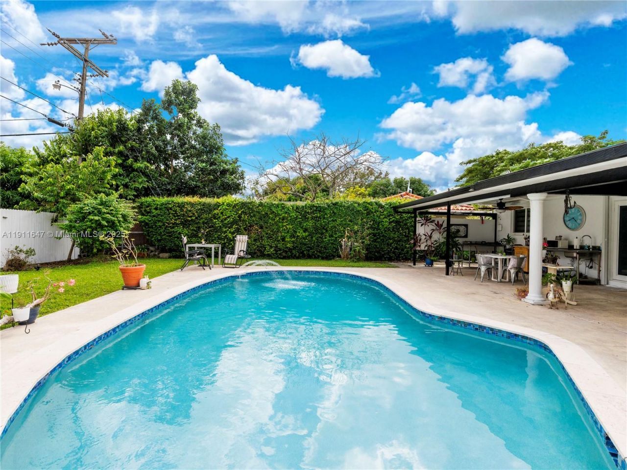 7877 W 16th Ave, Hialeah, FL 33014 Photo