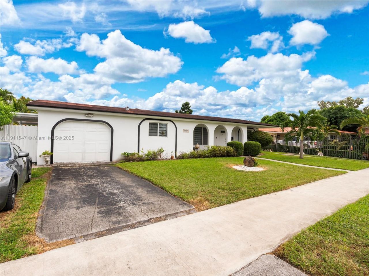 7877 W 16th Ave, Hialeah, FL 33014 Photo