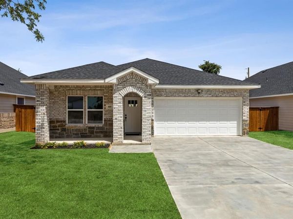 805 Exeter Street, Fort Worth, TX 76104