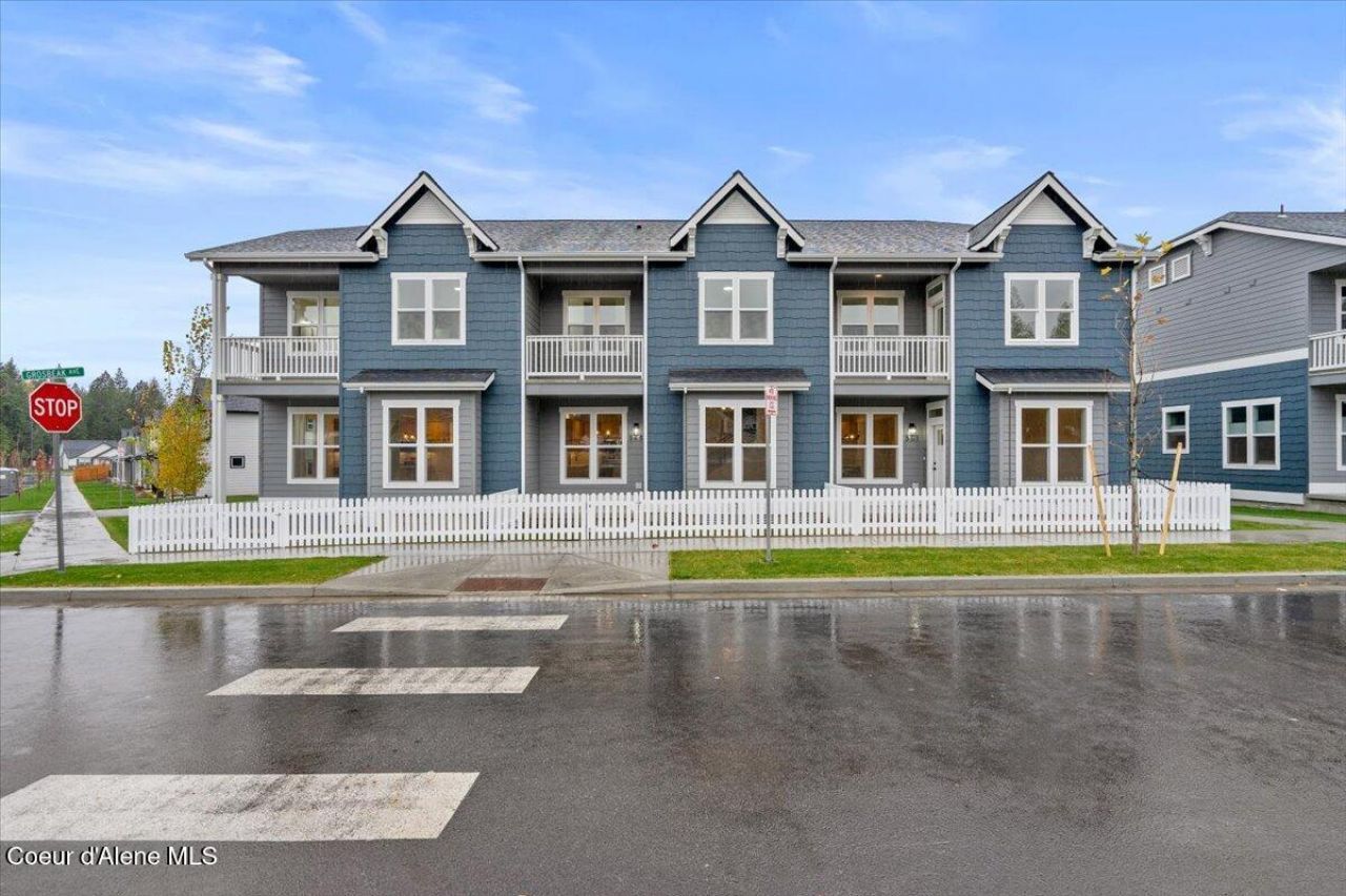 343 E Grosbeak Ave, Hayden, ID 83835 Main Photo