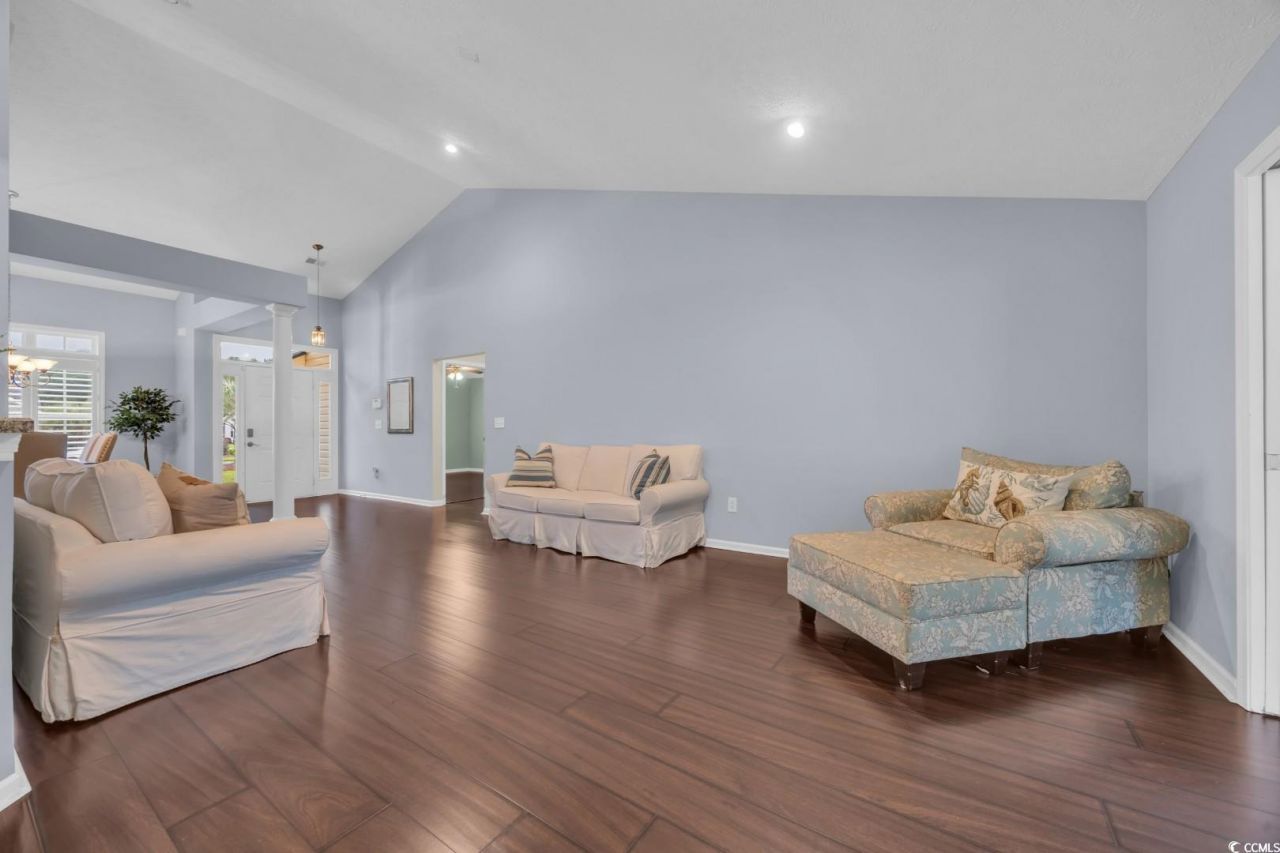 137 Maiden Ln. Photo 11