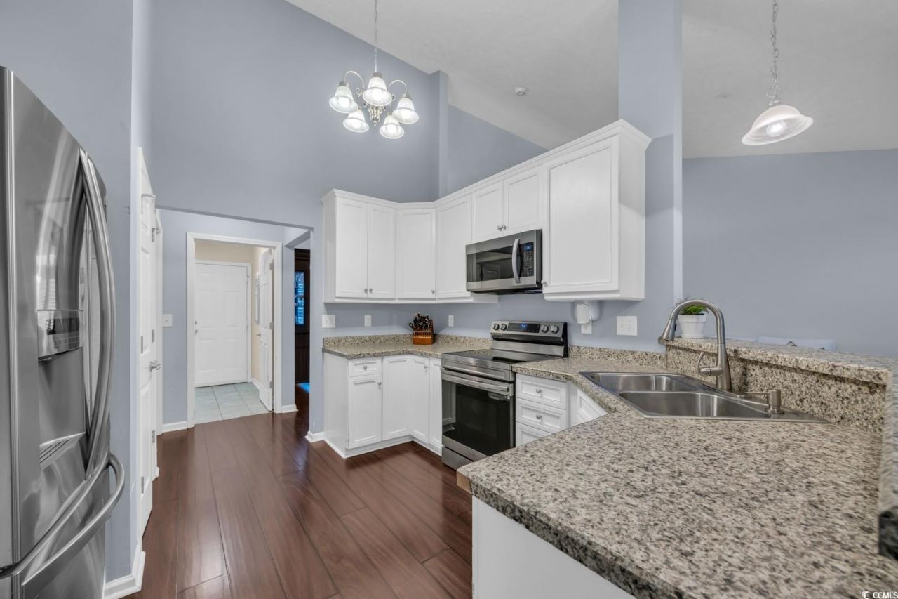 137 Maiden Ln. Photo 13