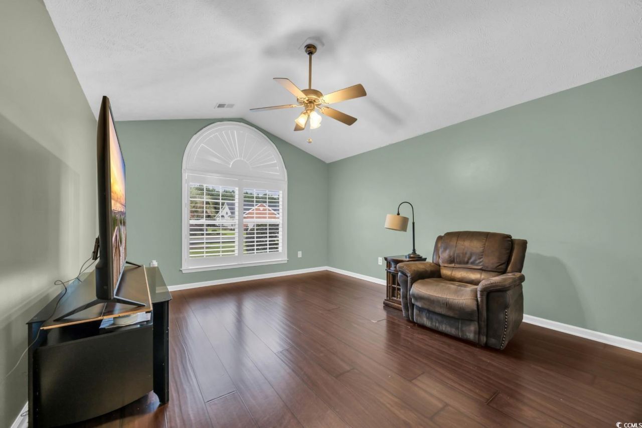 137 Maiden Ln. Photo 16