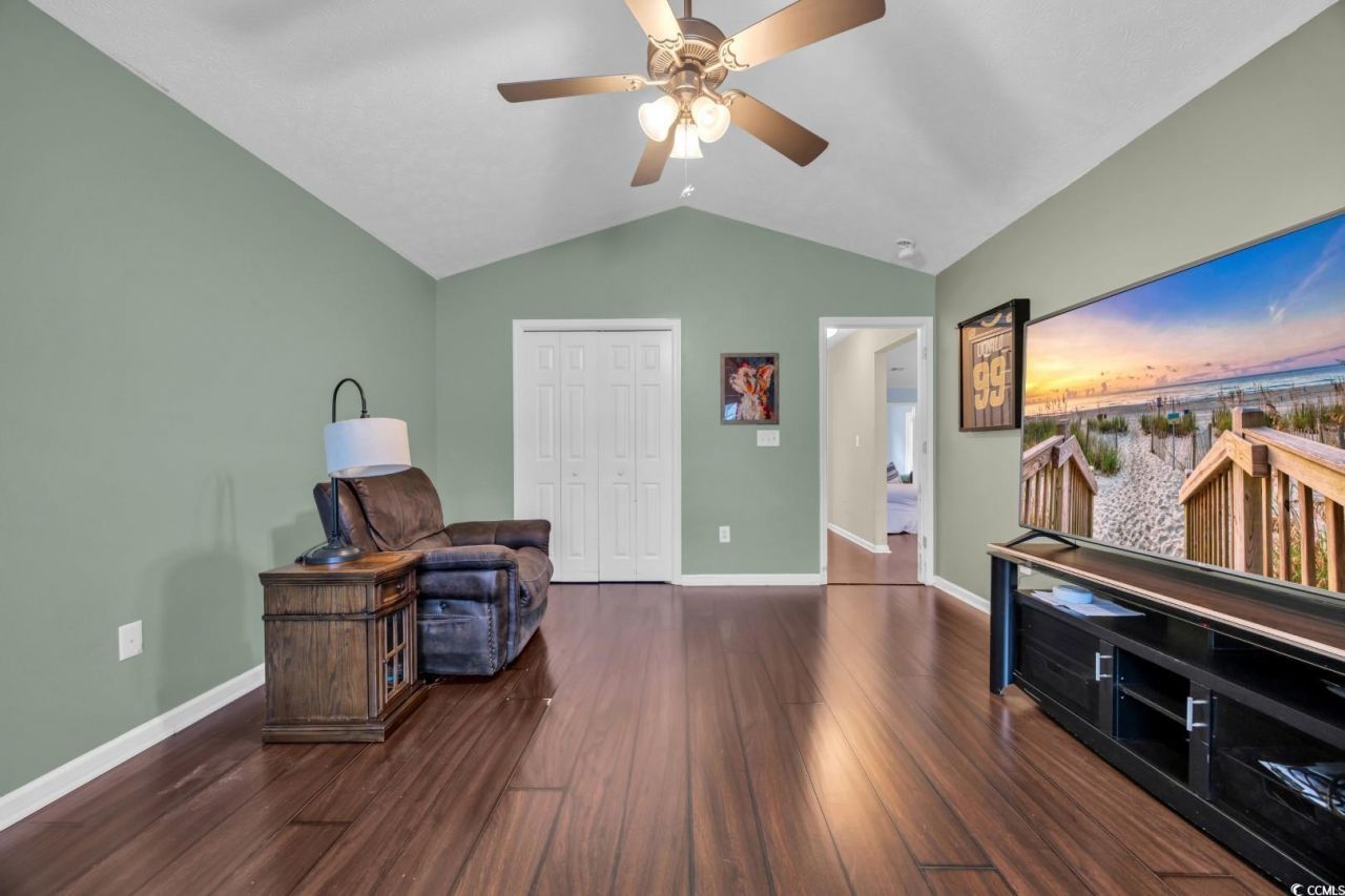 137 Maiden Ln. Photo 17