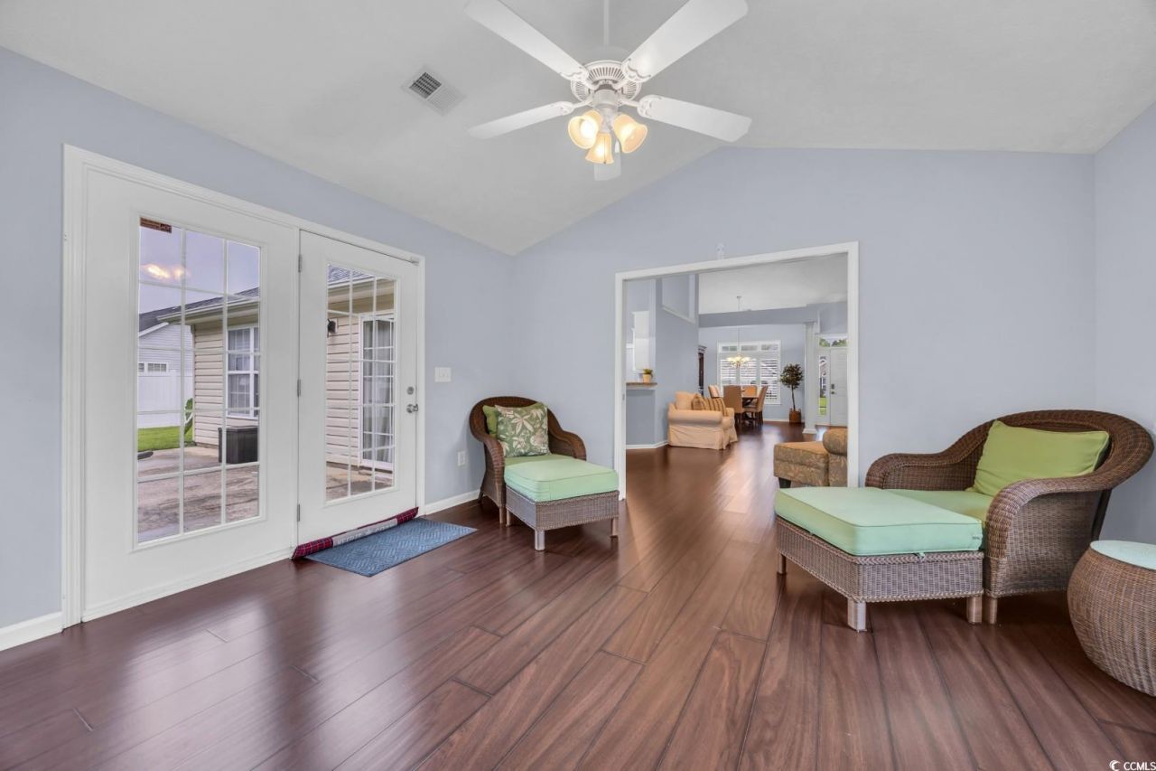 137 Maiden Ln. Photo 22