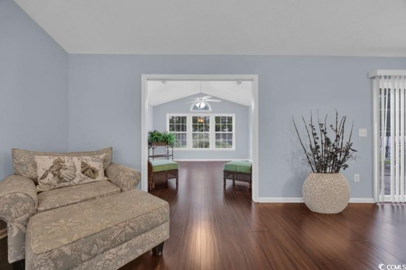 137 Maiden Ln. Photo 9