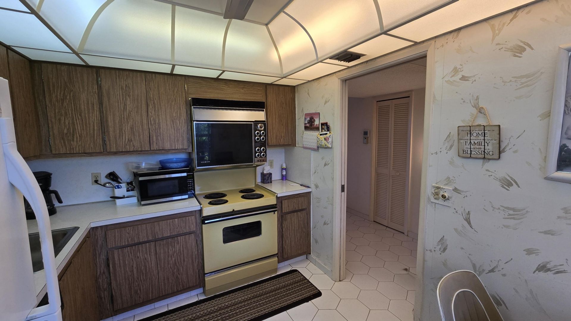 575 Oaks Lane, Unit 509, Pompano Beach, FL 33069 Photo