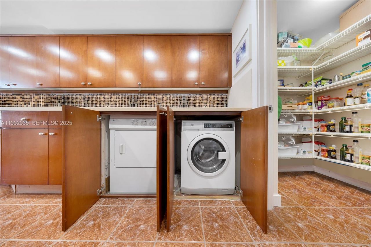 1581 Brickell Ave, Unit 2104, Miami, FL 33129 Photo