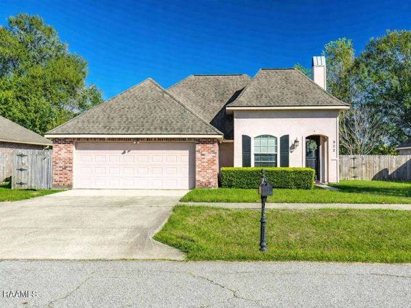 902 Pelican Ridge Cove, Carencro, LA 70520