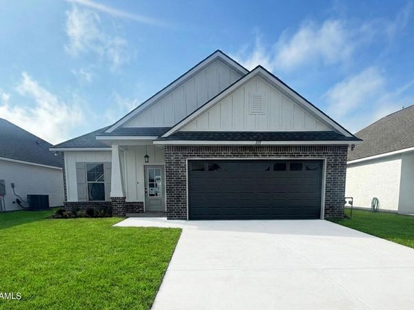 109 Lotus Street, Broussard, LA 70518