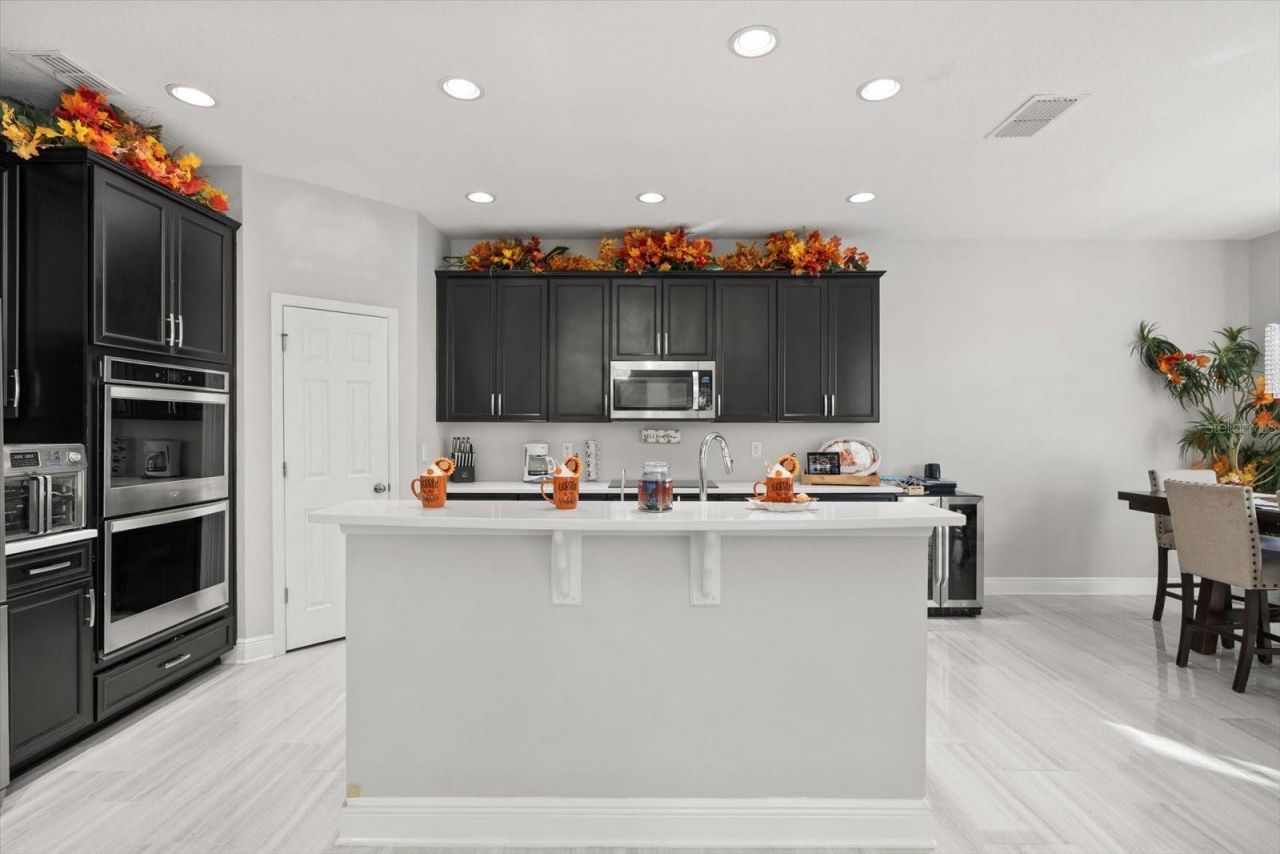 359 Blue Cypress Drive, Groveland, FL 34736 Photo