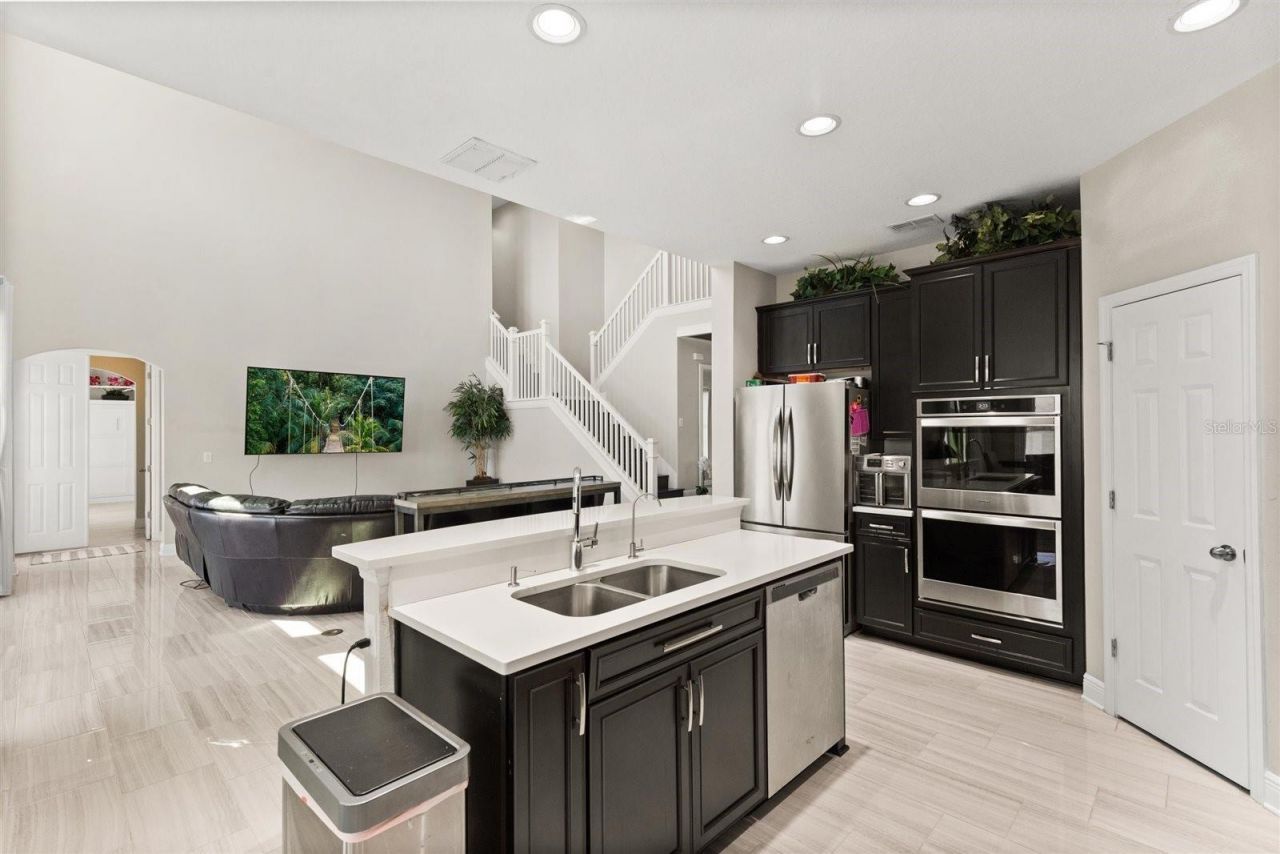 359 Blue Cypress Drive, Groveland, FL 34736 Photo