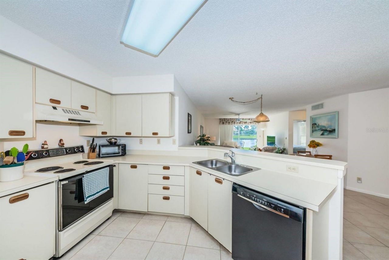 6050 Bahia Del Mar Circle, Unit 120, Saint Petersburg, FL 33715 Photo