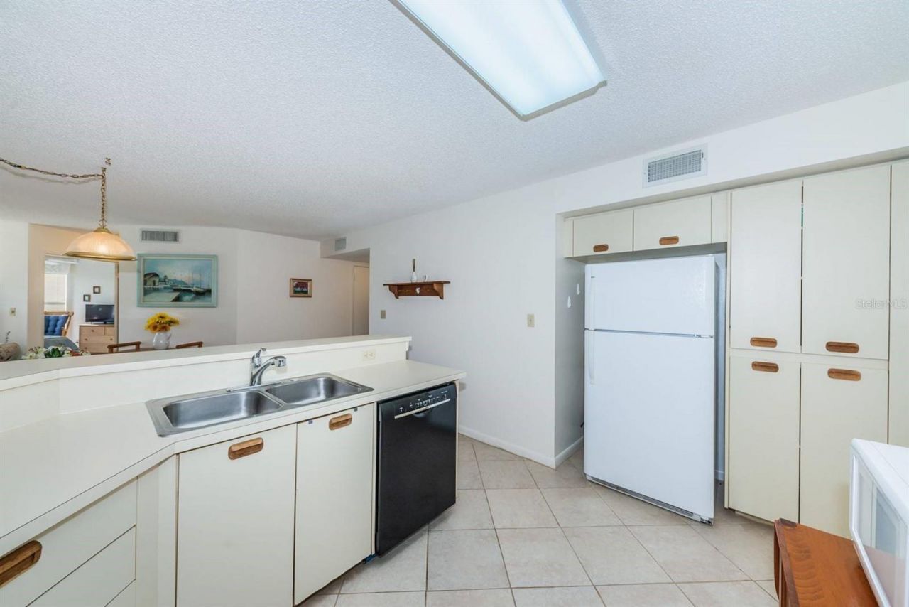 6050 Bahia Del Mar Circle, Unit 120, Saint Petersburg, FL 33715 Photo