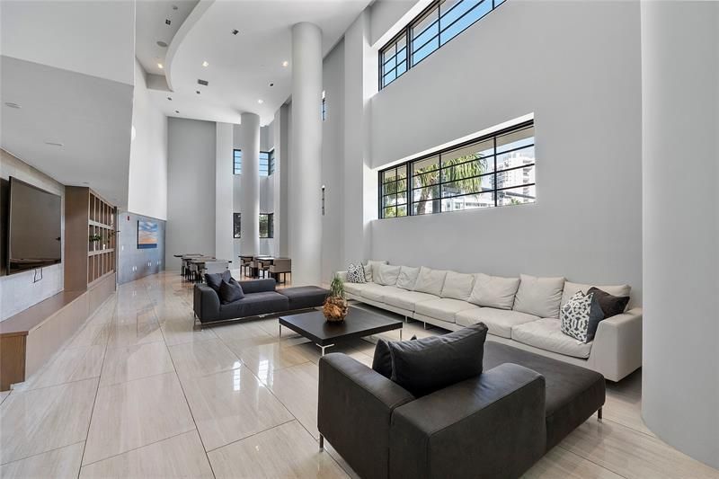 6620 Indian Creek Drive, Unit 315, Miami Beach, FL 33141 Photo