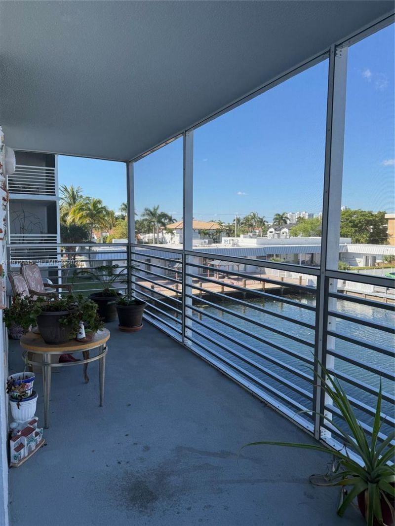 3551 NE 169th St, Unit 306, North Miami Beach, FL 33160 Photo