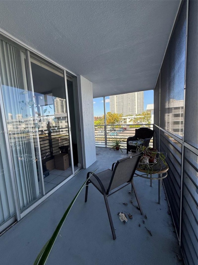 3551 NE 169th St, Unit 306, North Miami Beach, FL 33160 Photo