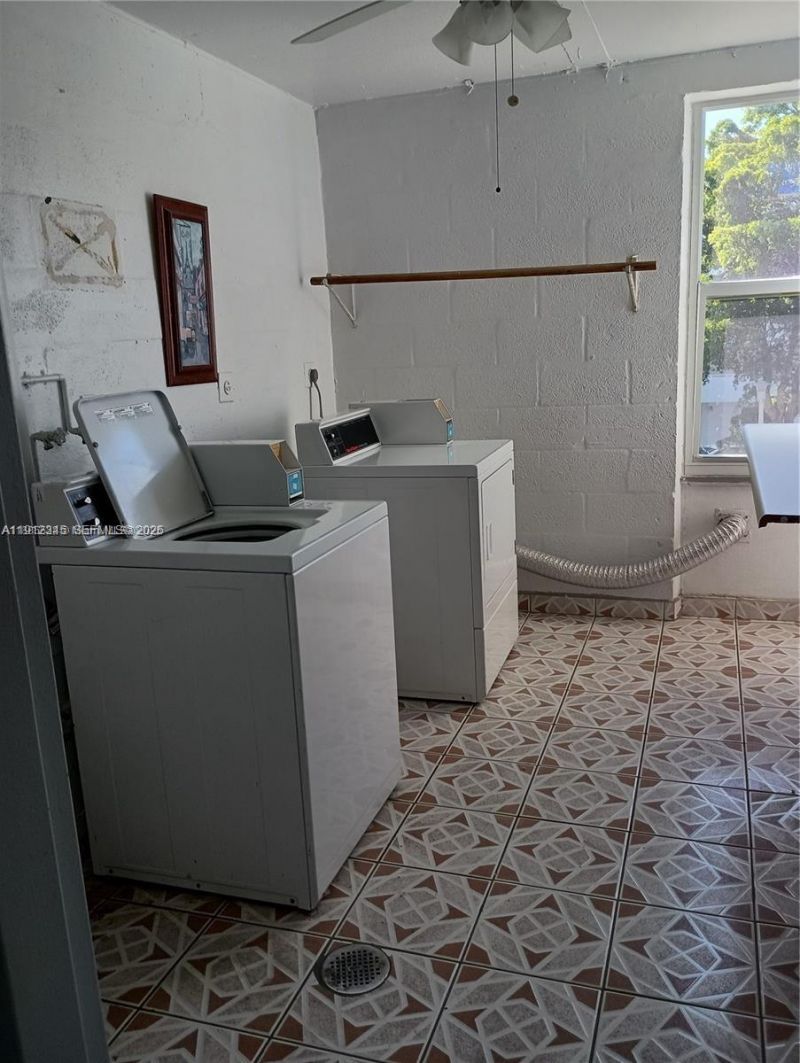 3551 NE 169th St, Unit 306, North Miami Beach, FL 33160 Photo