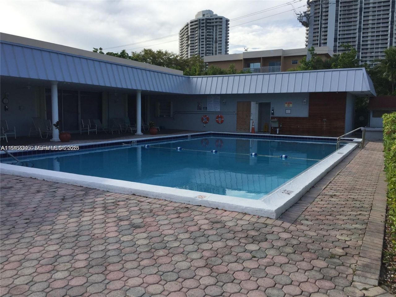 3551 NE 169th St, Unit 306, North Miami Beach, FL 33160 Photo