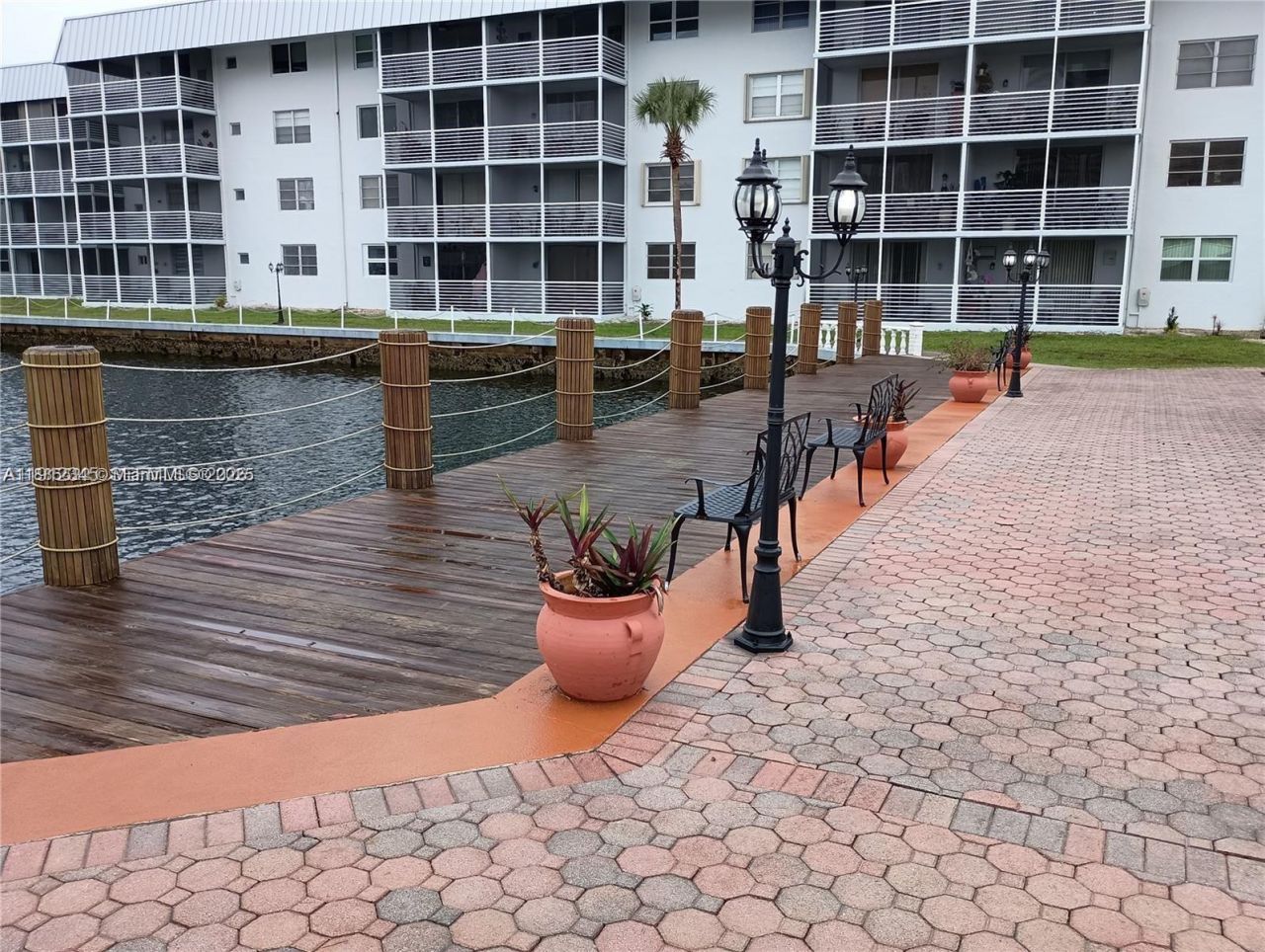 3551 NE 169th St, Unit 306, North Miami Beach, FL 33160 Photo