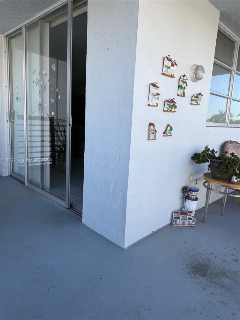 3551 NE 169th St, Unit 306, North Miami Beach, FL 33160 Photo