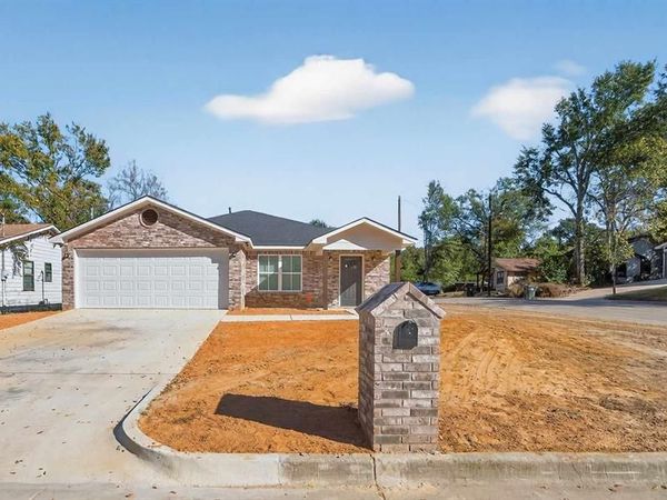 926 S Academy Avenue, Tyler, TX 75701