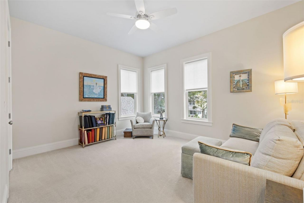 319 12th Avenue Ne, Saint Petersburg, FL 33701 Photo