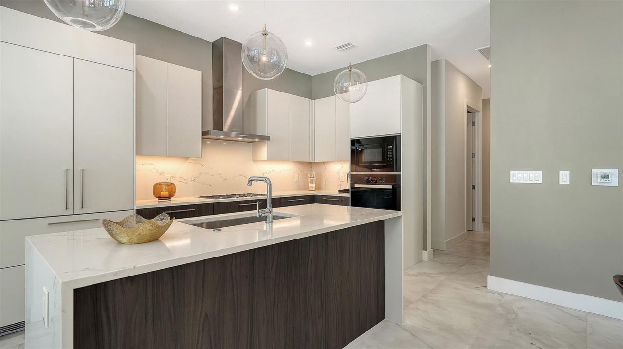 33 S Palm Avenue, Unit 803, Sarasota, FL 34236 Photo