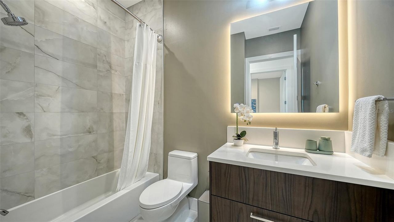 33 S Palm Avenue, Unit 803, Sarasota, FL 34236 Photo