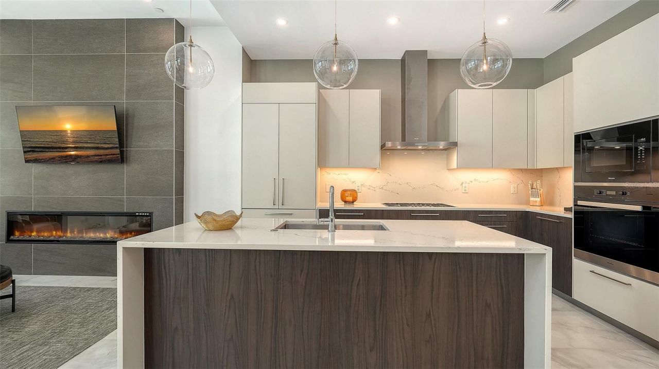 33 S Palm Avenue, Unit 803, Sarasota, FL 34236 Photo