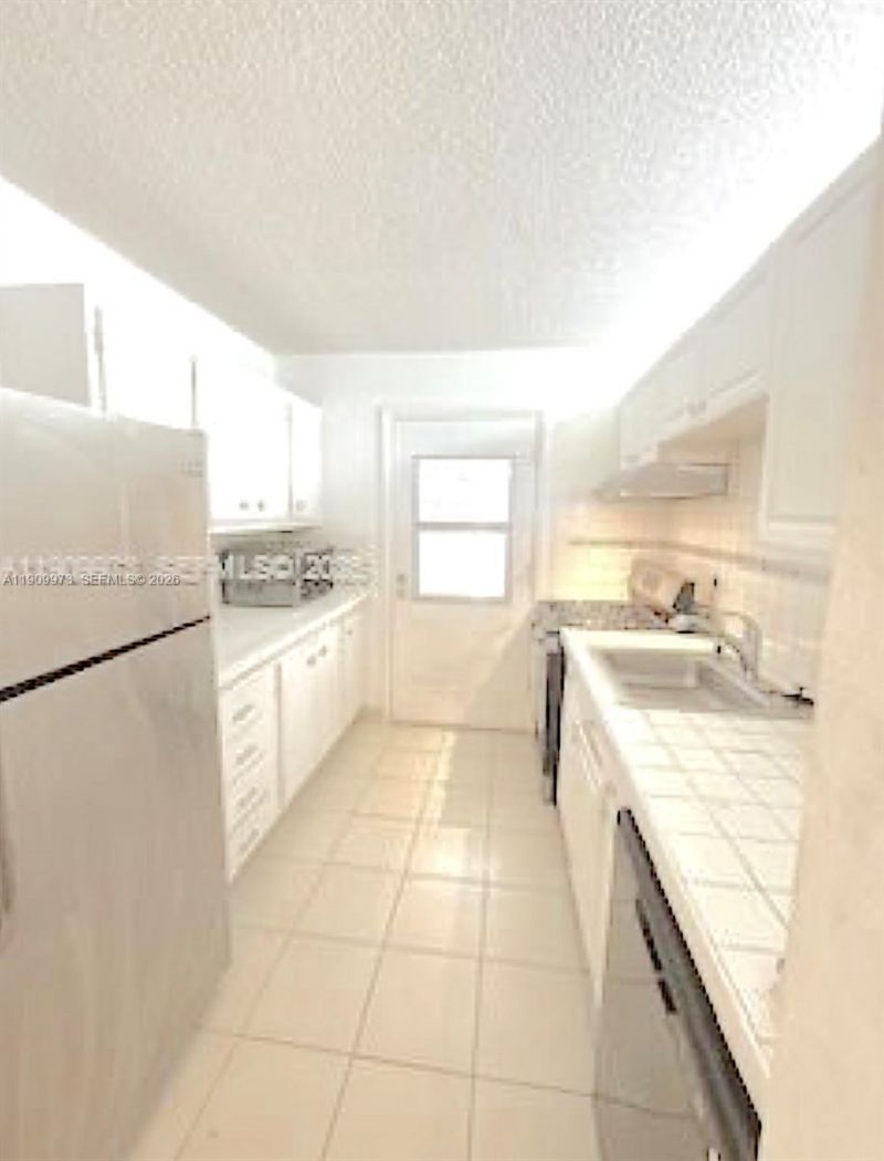 20120 NE 2nd Ave, Unit W27, Miami Gardens, FL 33179 Photo