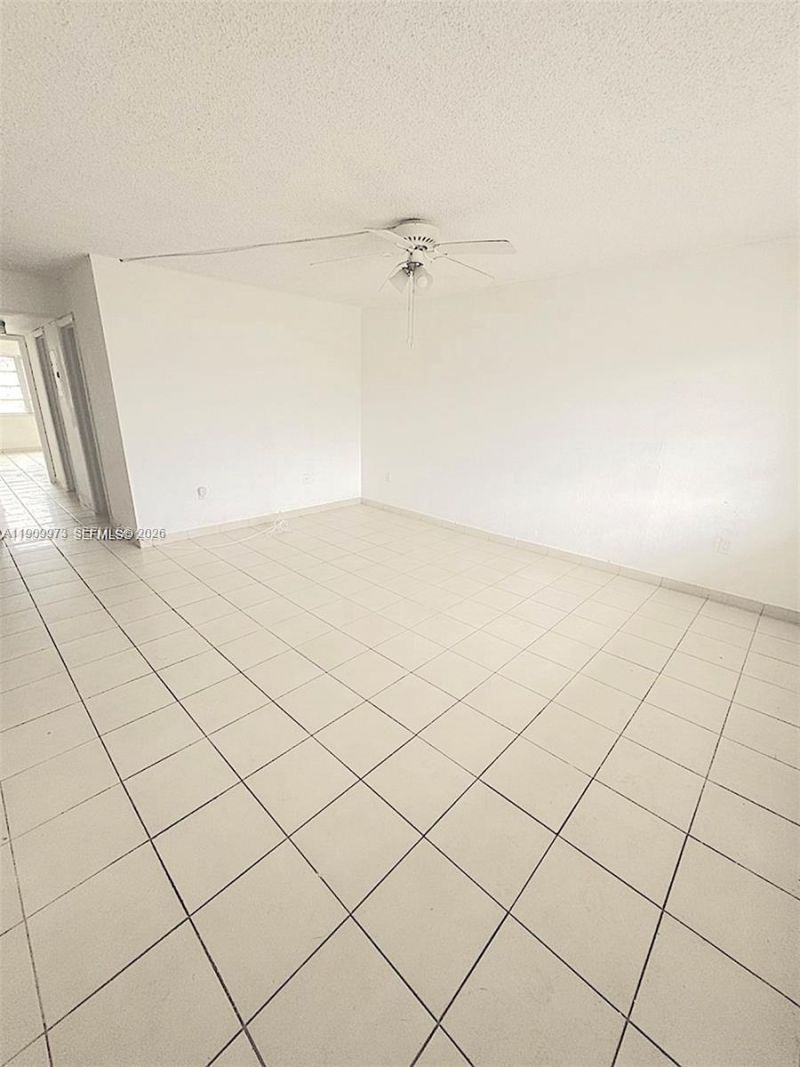 20120 NE 2nd Ave, Unit W27, Miami Gardens, FL 33179 Photo