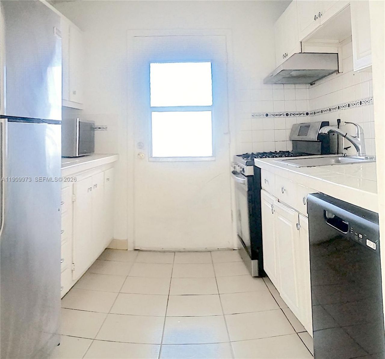 20120 NE 2nd Ave, Unit W27, Miami Gardens, FL 33179 Photo