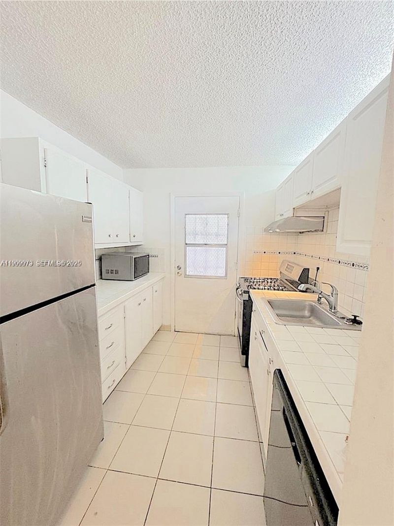 20120 NE 2nd Ave, Unit W27, Miami Gardens, FL 33179 Photo
