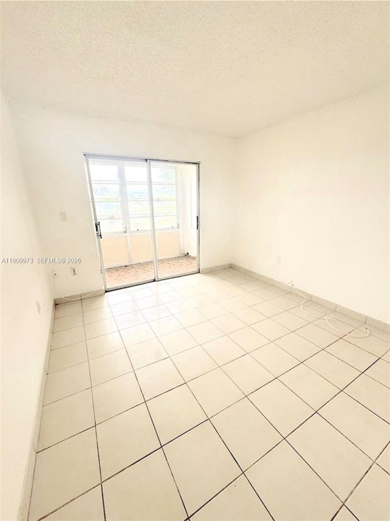 20120 NE 2nd Ave, Unit W27, Miami Gardens, FL 33179 Photo