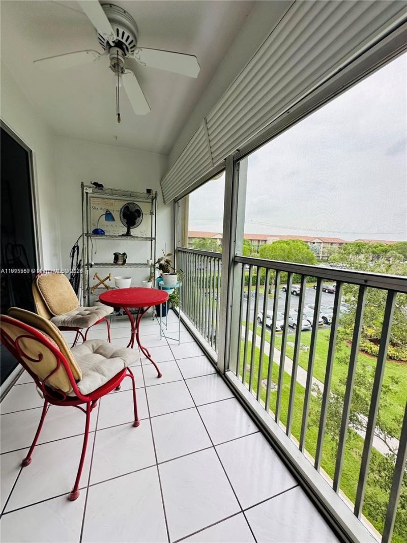 1400 SW 124th Ter, Unit 402Q, Pembroke Pines, FL 33027 Photo