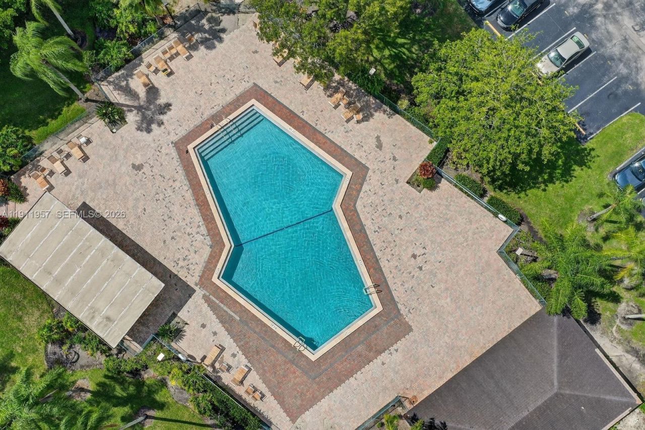 1400 SW 124th Ter, Unit 402Q, Pembroke Pines, FL 33027 Photo