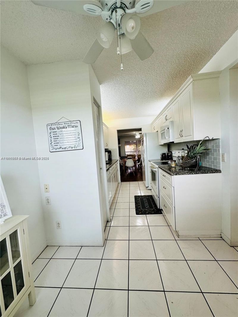 1400 SW 124th Ter, Unit 402Q, Pembroke Pines, FL 33027 Photo