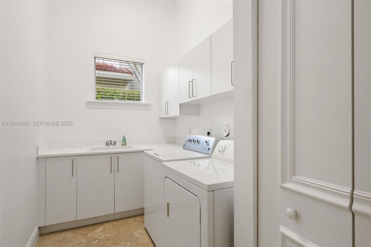 1295 Hatteras Ln, Hollywood, FL 33019 Photo