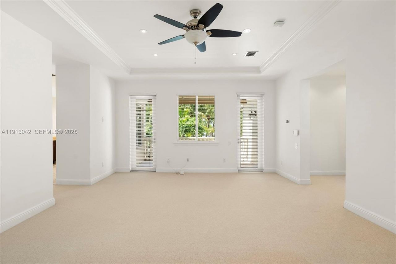 1295 Hatteras Ln, Hollywood, FL 33019 Photo