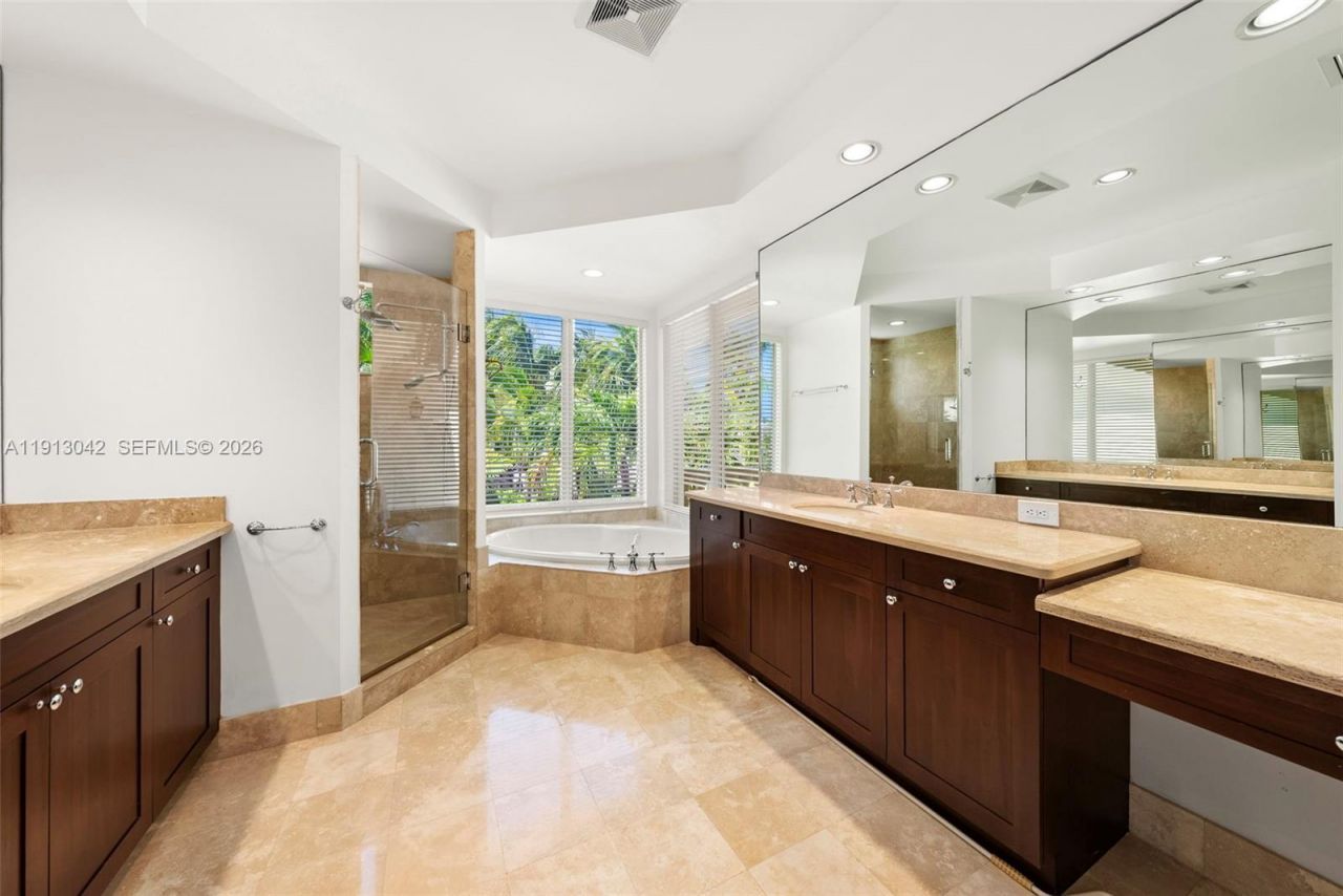 1295 Hatteras Ln, Hollywood, FL 33019 Photo