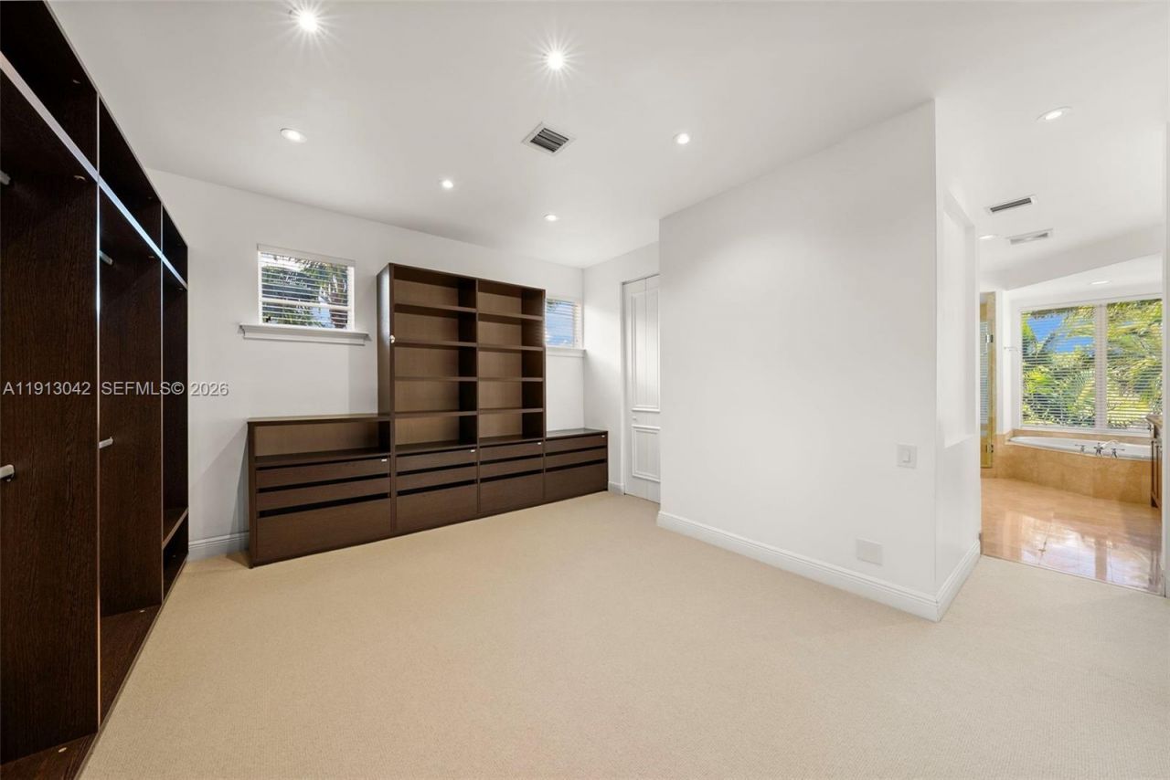 1295 Hatteras Ln, Hollywood, FL 33019 Photo