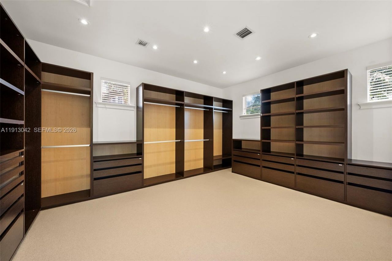 1295 Hatteras Ln, Hollywood, FL 33019 Photo