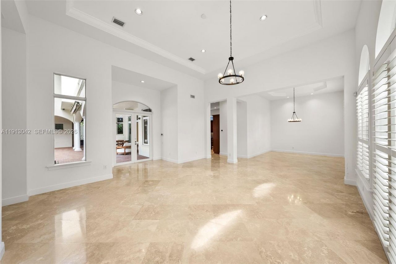 1295 Hatteras Ln, Hollywood, FL 33019 Photo