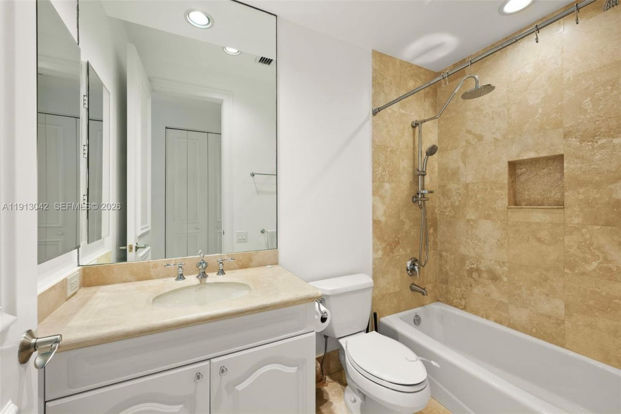 1295 Hatteras Ln, Hollywood, FL 33019 Photo